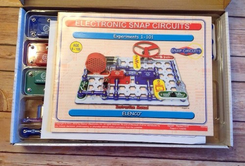 SNAP CIRCUITS JR BY ELENCO BUILD OVER 100 PROJECTS - COMPLETE!!