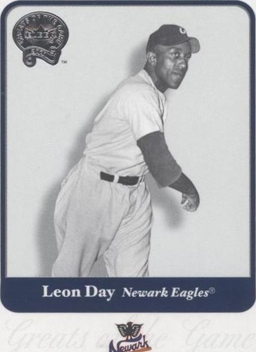 2001 Fleer Greats of the Game - Leon Day #26