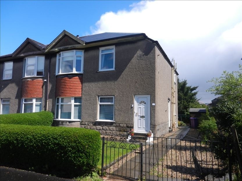 Unfurnished 2 bedroom upper cottage flat Cardonald in Southside