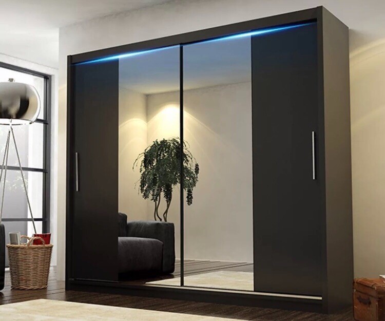 Black mirrored sliding wardrobe for free, NW London in Colindale