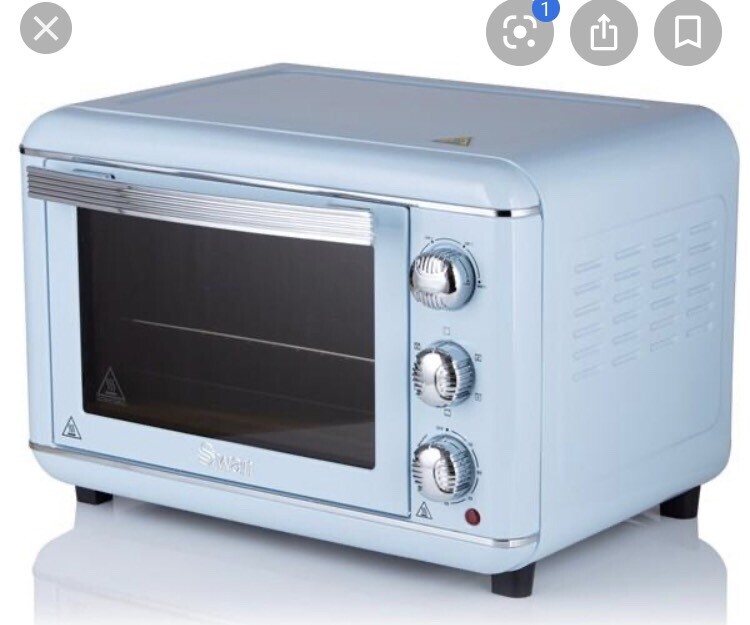 Swan Retro Mini Toaster Oven and Grill with rotisserie function in