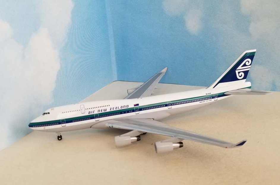 1:400 AeroClassics Air New Zealand BOEING 747-400 Airplane