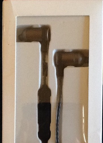 Nomad Wireless Ear Buds CB3 Bluetooth Charger Rope Design Free Shipping