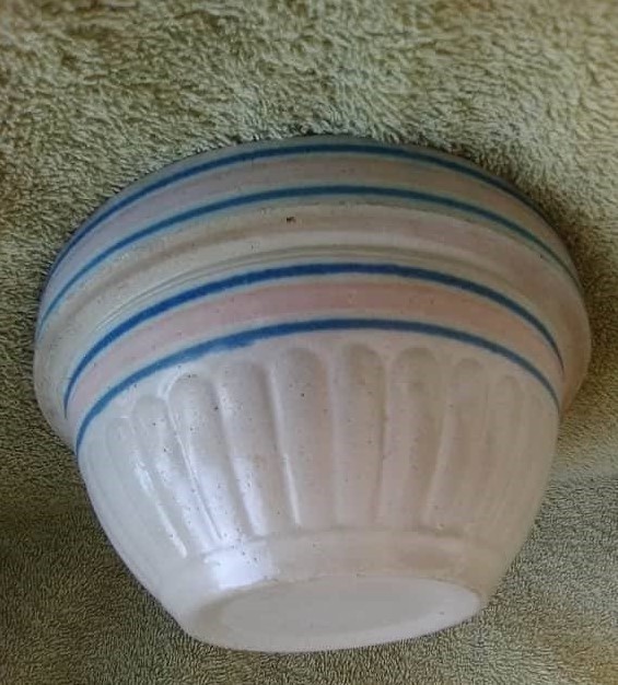 Red Wing Union Stoneware 7 Inch Mixing Bowl with GRESHAM, NEBR. Advertising