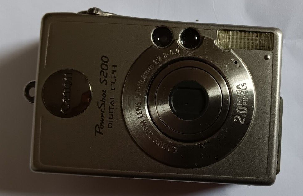 Canon PowerShot Digital ELPH S200 2.0MP Digital Camera Untested No