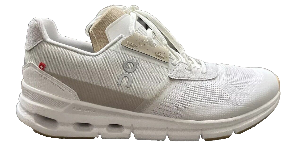 ON Cloud Drift 87.9846 Women's Running Sneakers off White