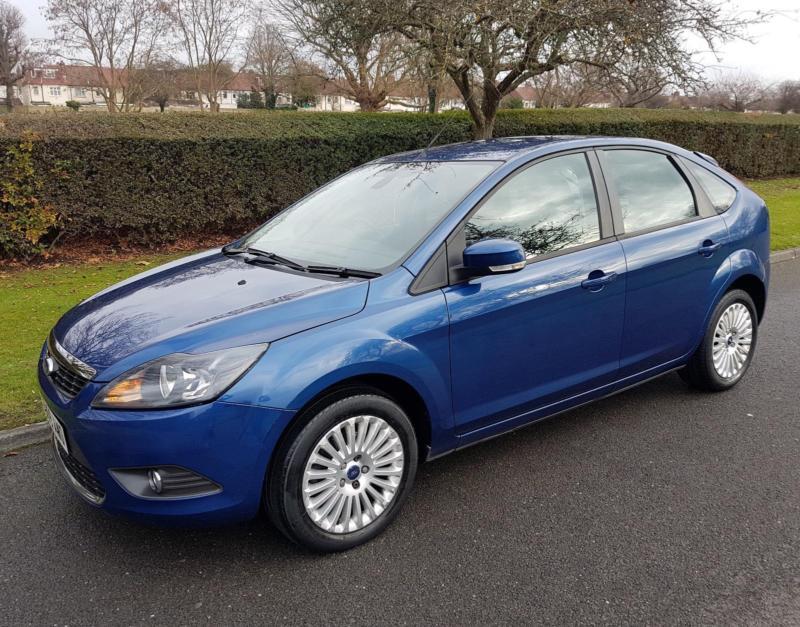 FORD FOCUS 1.6 TITANIUM (100bhp) 5 DOOR 2010 BLUE **LOW MILES