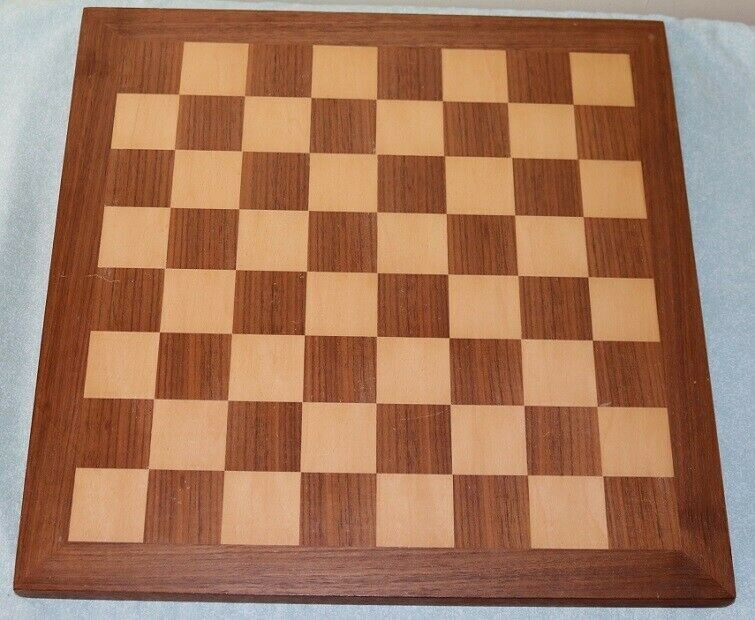 Vintage Chess Set - Cavalier Chess - Staunton Design - Wood w/ Board & Box