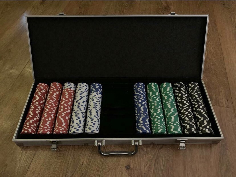 500 chip poker set in Liverpool, Merseyside Gumtree