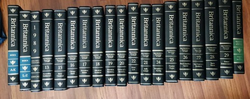 Encyclopaedia Britannica 全15巻 今月一杯で処分します 1989 The Encyclopedia Britannica Various Volumes, University