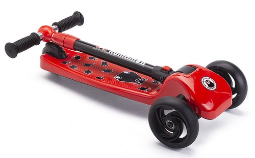 Scooters 3 Wheel 2 Adjustable Heigh with LED Light Up Wheels for Kids