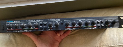 ALESIS 3630 COMPRESSOR/LIMITER W/ GATE *No Power Supply ALESIS 3630 COMPRESSOR/LIMITER W/ GATE *No Power Supply