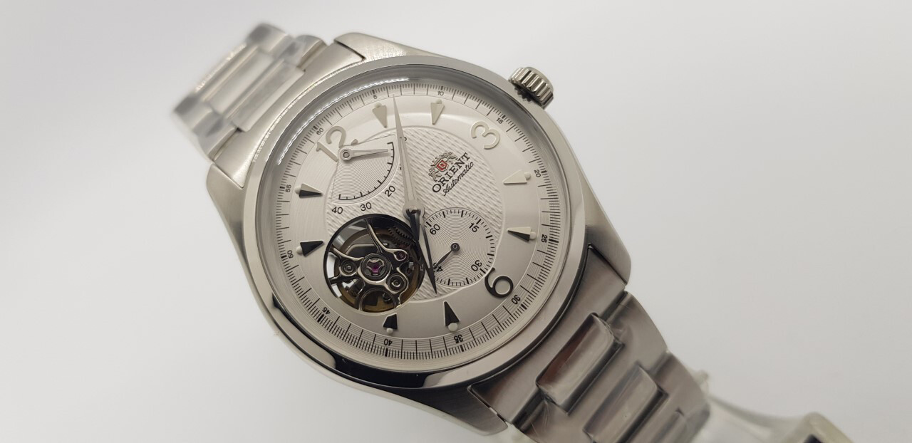 Pre-owned Orient Watch Automatic Semi Skeleton Open Heart Cfh01001w 40 Hours Reserve
