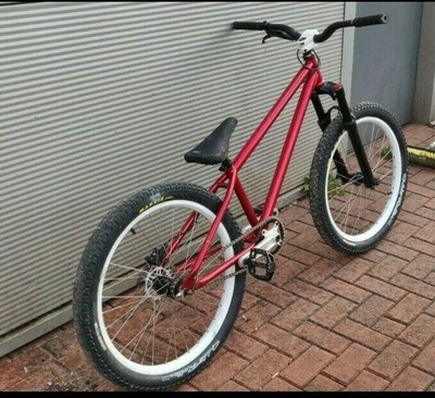 NS dirt jump bike red good condition 