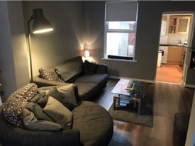 Hatfield Street House to rent