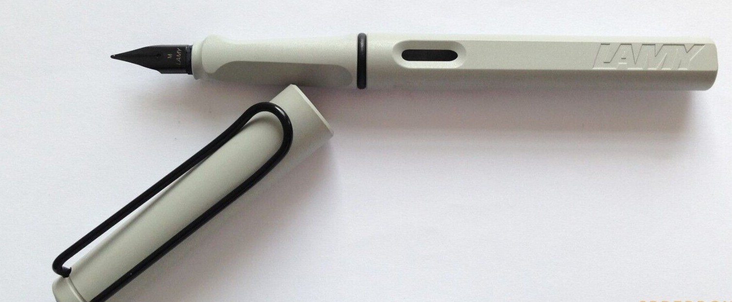 筆記具 LAMY2000 0.5 & LAMY Safari EF W_20_LAMY_SAFARI_KEWI_BALLPOIN