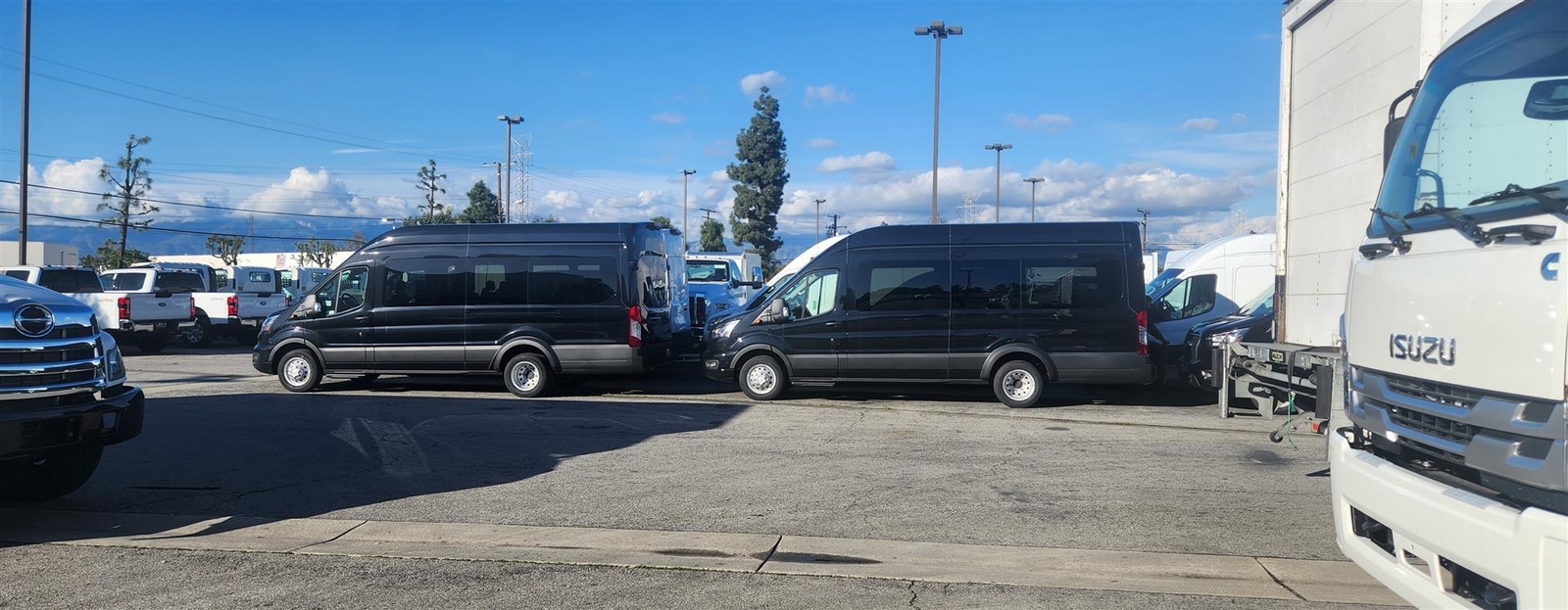 NEW FORD TRANSIT 15 SEAT PASSENGER VAN BLACK LIMO SPRINTER DODGE