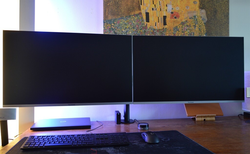 32 inch 1440p monitors (x2) and dual monitor mount in St