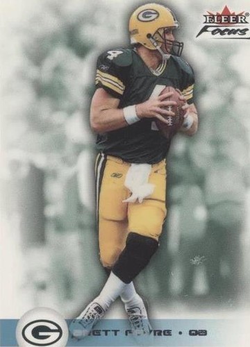 2003 Fleer Focus Brett Favre #4