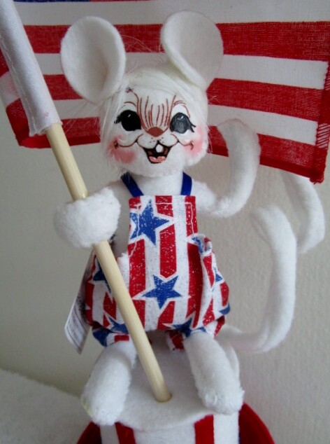 Annalee Doll        5'' Patriotic Mouse On Hat  2010     Mint Condition