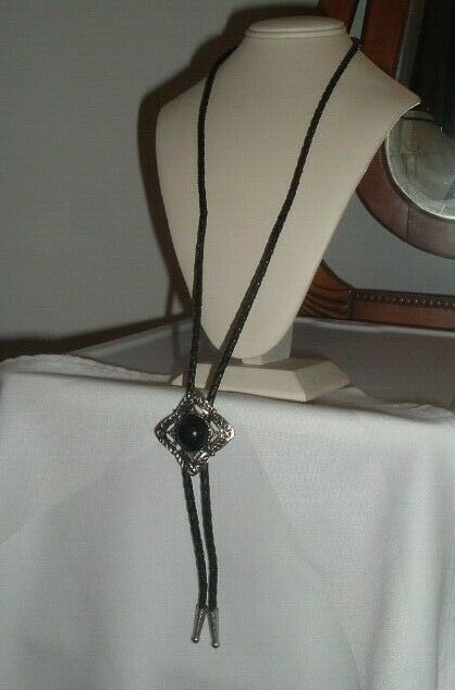 VINTAGE SILVER TONE METAL BLACK ACCENT BOLO TIE