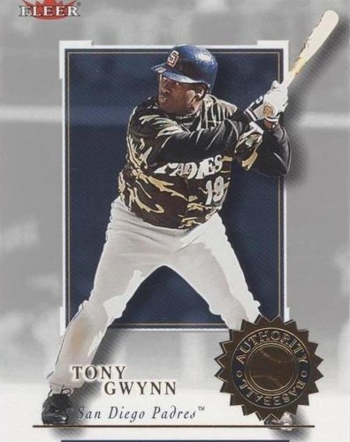 2001 Fleer Authority - Tony Gwynn #79