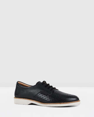 Hush puppies sleek top