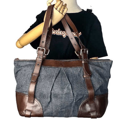 グリーンフィンガーズ【BURBERRY BLUE LABEL 】ダッフル BURBERRY Blue Label Denim and Leather Accent Shoulder Strap