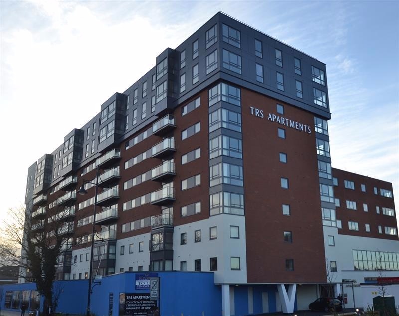 2 BED 2 BATH FLAT SOUTHALL TRS APARTMENTS £1300 PCM in Southall