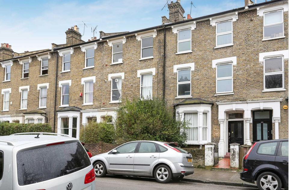 Newly decorated 1 bed flat to let, unfurnished, Stoke Newington, second