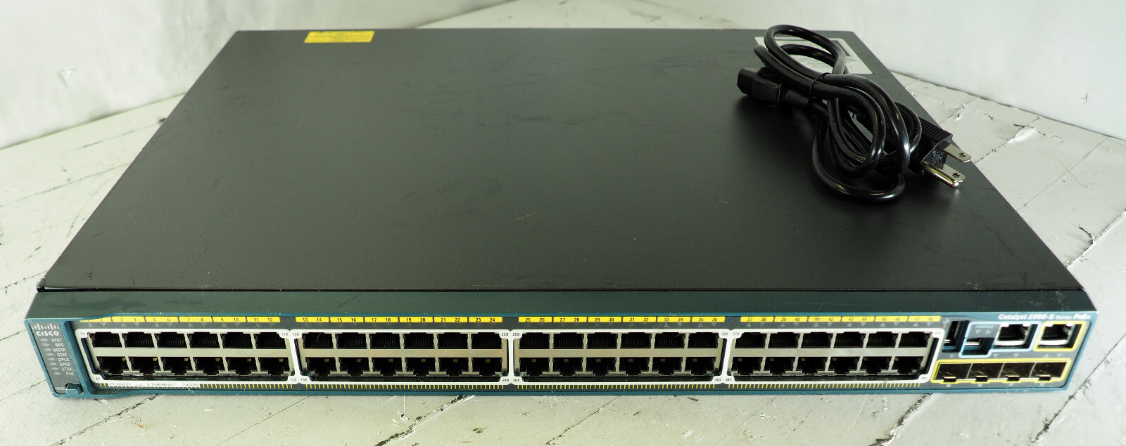 CISCO Catalyst 2960S WS-C2960S-48FPS-L V04 48 Port 4 SFP