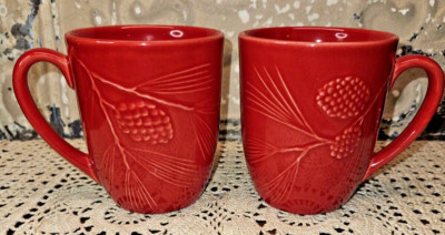 Pair of Lenox Red Rustic Berries & Pinecones Winter Mugs 12 oz