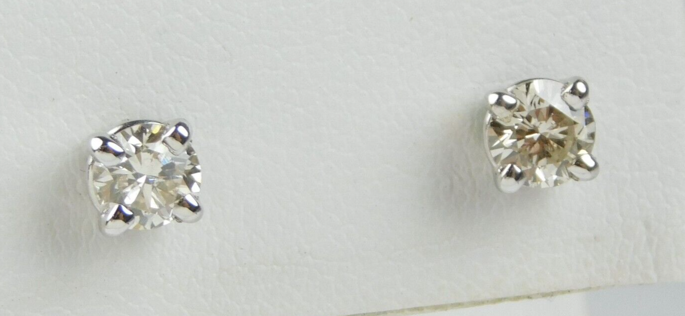 ドラグリッター　ニルミーン　4枚 14 kt White Gold Pair of ∼4.6 mm Diamond Stud Pierced Prong