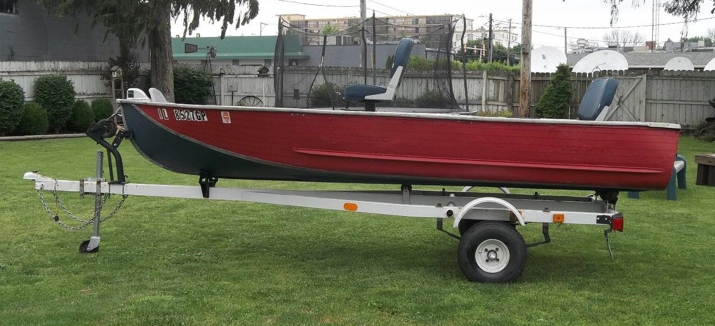 Fishing BOAT 13.5 ft V HULL Bottom Aluminum 14'+trailer Clear title/registration