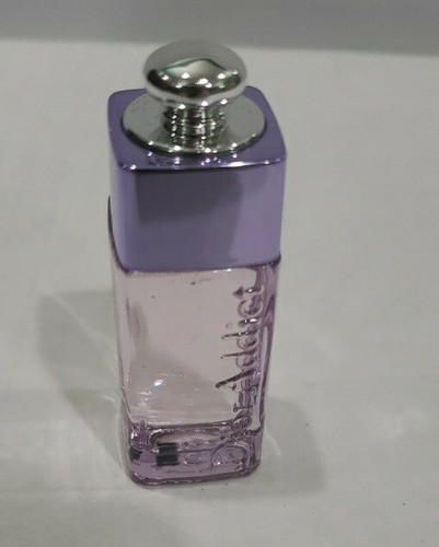 Dior Addict Eau de Toilette ギフトボックス付き Dior Addict Eau de Toilette ギフトボックス付き