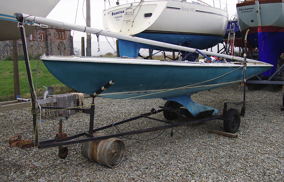Classic Flying Fifteen 15 F15 keeled sailing dinghy, keel boat, gc