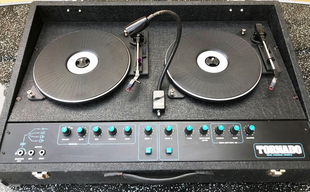LinearSound Tornado Twin Disco Turntables (Retro 1980 / DJ / Disco