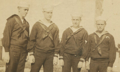 U.S. NAVY, SAILORS IN DRESS BLUES. 1930-40. VINTAGE B W