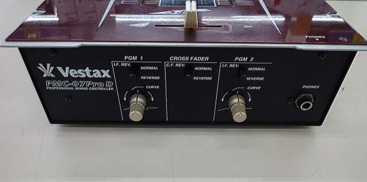 Vestax PMC-07 Pro D Professional Mixing Controller SAMURAI Vestax PMC-07 Pro D Professional Mixing Controller SAMURAI