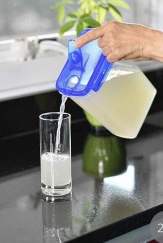 2 QUART FRIDGE DOOR PITCHER SLIM DESIGN BLUE LID BPA FREE