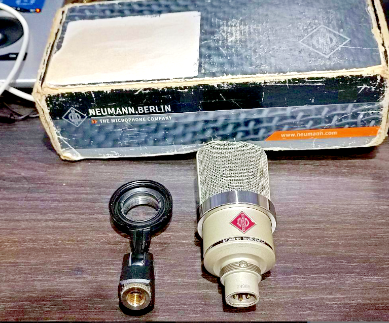 USED Neumann TLM 102 Condenser Microphone BERLIN USED Neumann TLM 102 Condenser Microphone BERLIN
