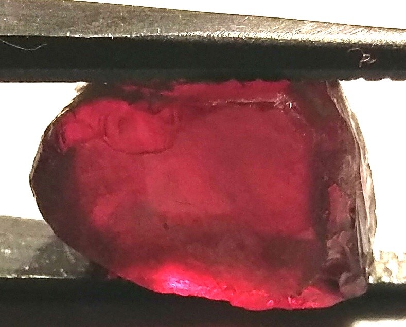 9.24 Carats Internally Flawless Rhodolite Garnet Facet Rough From Tanzania