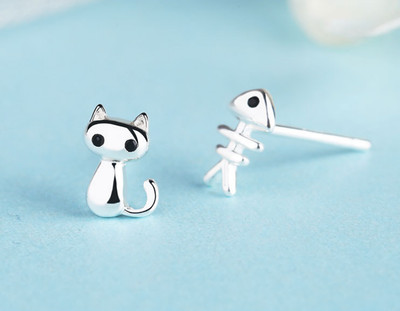 Super Adorable Tiny Cat Kitten & Fish Bone Silver Earring Stud