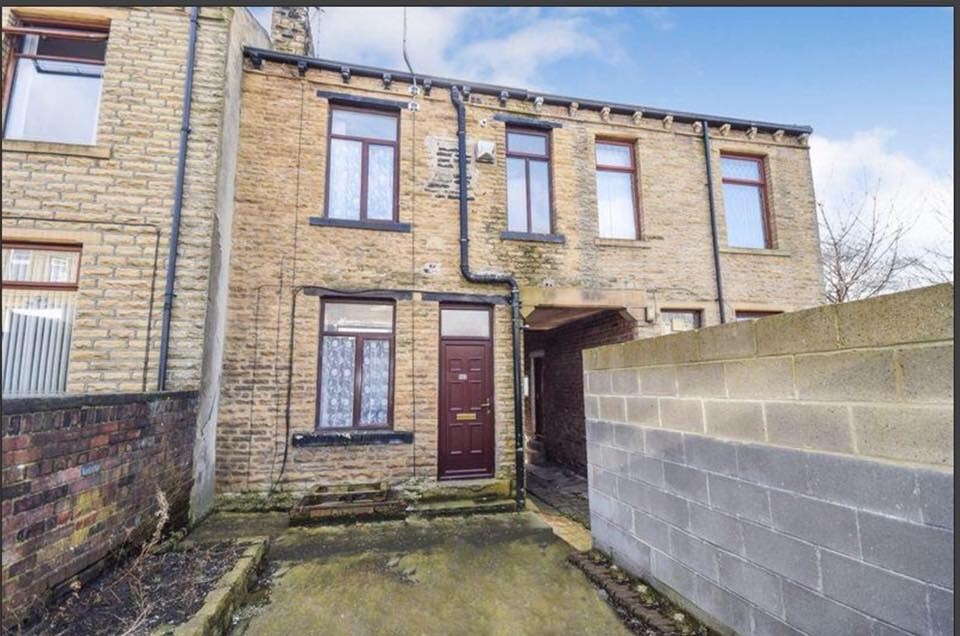 Harewood Street, Bradford BD3 refurbished 2 bedroom back terraced House