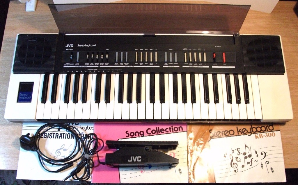 JVC KB300 Stereo Keyboard, (1980'sClassic), soft cover, instructions