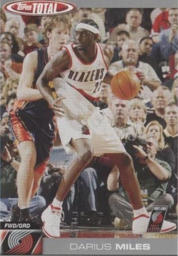 2004-05 Topps Total - Darius Miles #73
