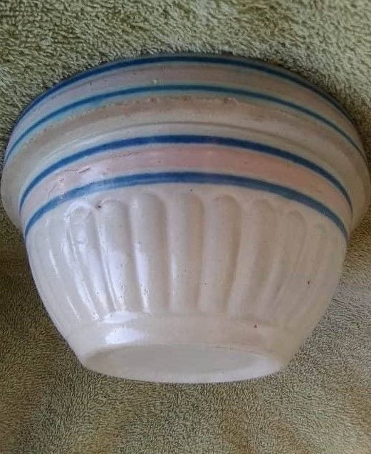 Red Wing Union Stoneware 7 Inch Mixing Bowl with GRESHAM, NEBR. Advertising