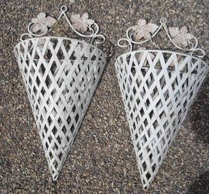 2-White-Metal-Plant-Flower-24-Antique-Wall-Sconce-Holder ... 2-White-Metal-Plant-Flower-24-Antique-Wall-Sconce-Holder ... on Wall Sconces That Hold Flowers id=76192