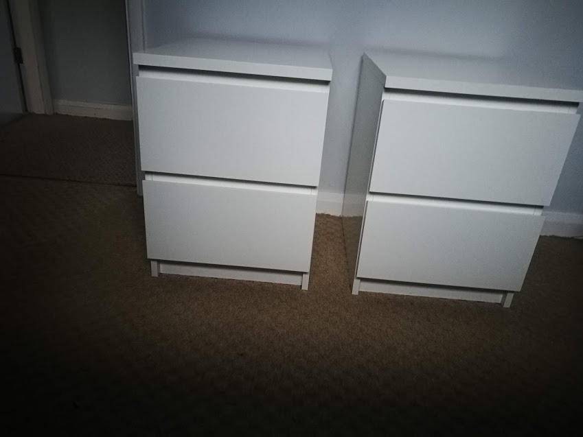 Bedside Ikea Malm, highgloss white, pair in Hasland