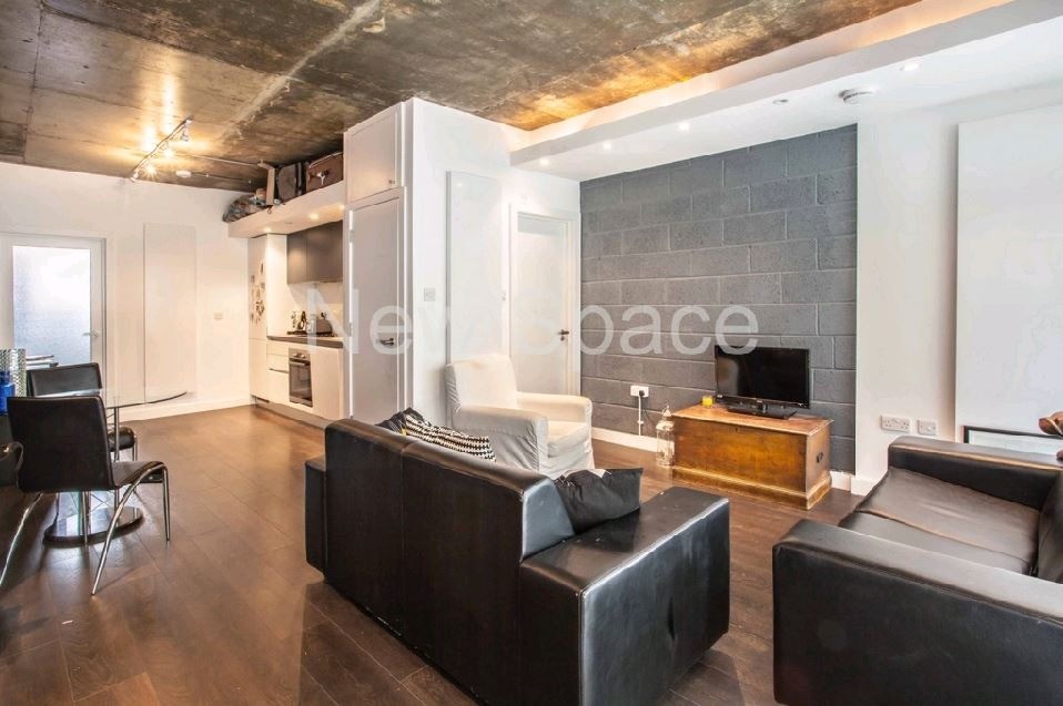 Artistic 1 Bed W Concrete Ceiling Exposed Brick